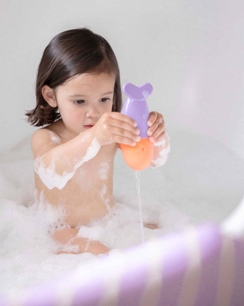 Quut Squeezi - Squish, squash bath time fun made easy!