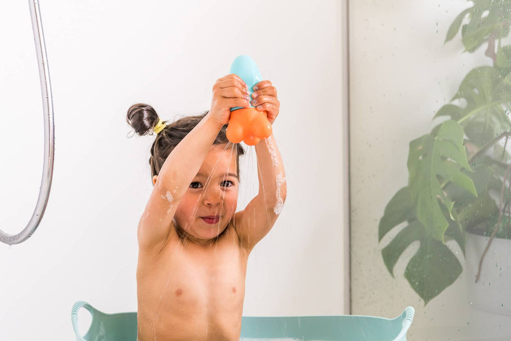 Quut Squeezi - Squish, squash bath time fun made easy!